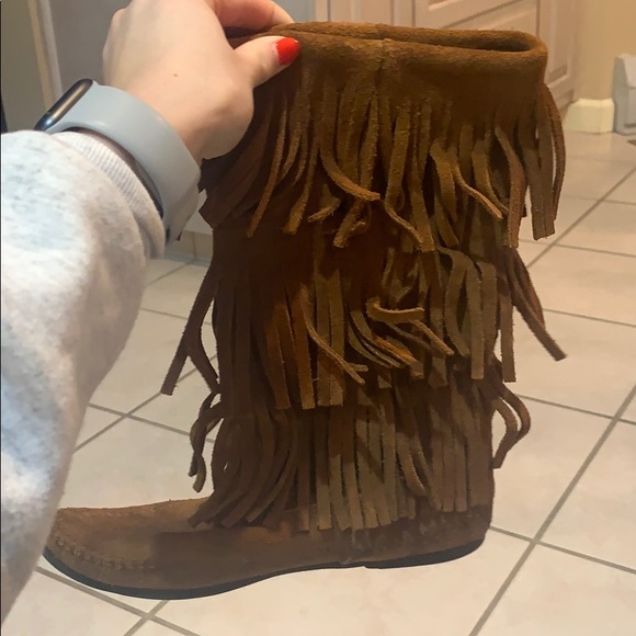 Minnetonka 3 Layer Fringe Boot - Picture 7 of 12